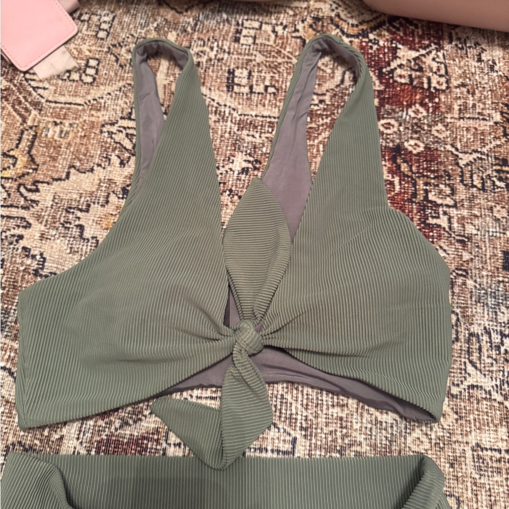 Beach Riot army green swimsuit never worn - Picture 3 of 10